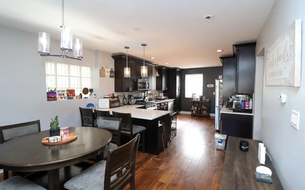 2922 North New England Avenue Chicago IL 60634