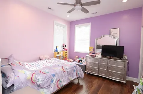 2922 North New England Avenue Chicago IL 60634