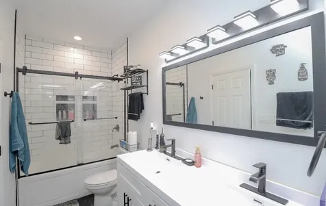2922 North New England Avenue Chicago IL 60634