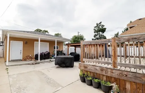 2922 North New England Avenue Chicago IL 60634