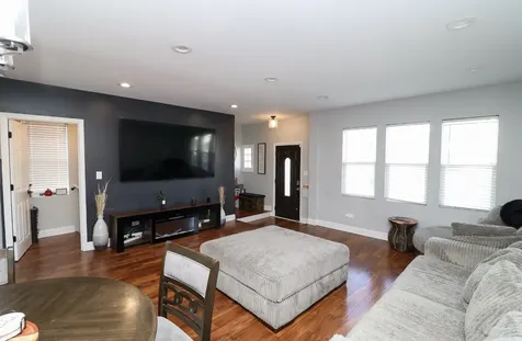 2922 North New England Avenue Chicago IL 60634