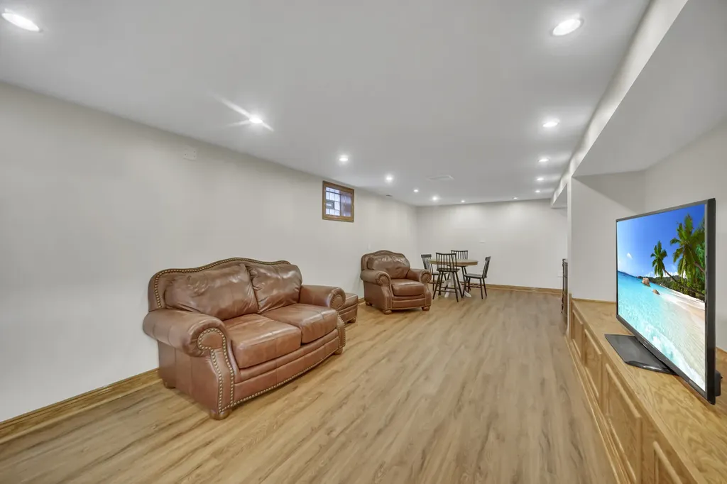 5100 South Rutherford Avenue Chicago IL 60638