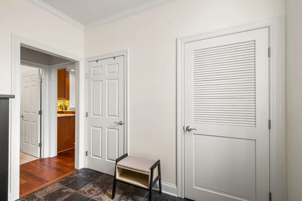 1056 West Lawrence Avenue Chicago IL 60640