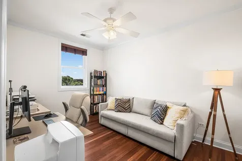 1056 West Lawrence Avenue Chicago IL 60640