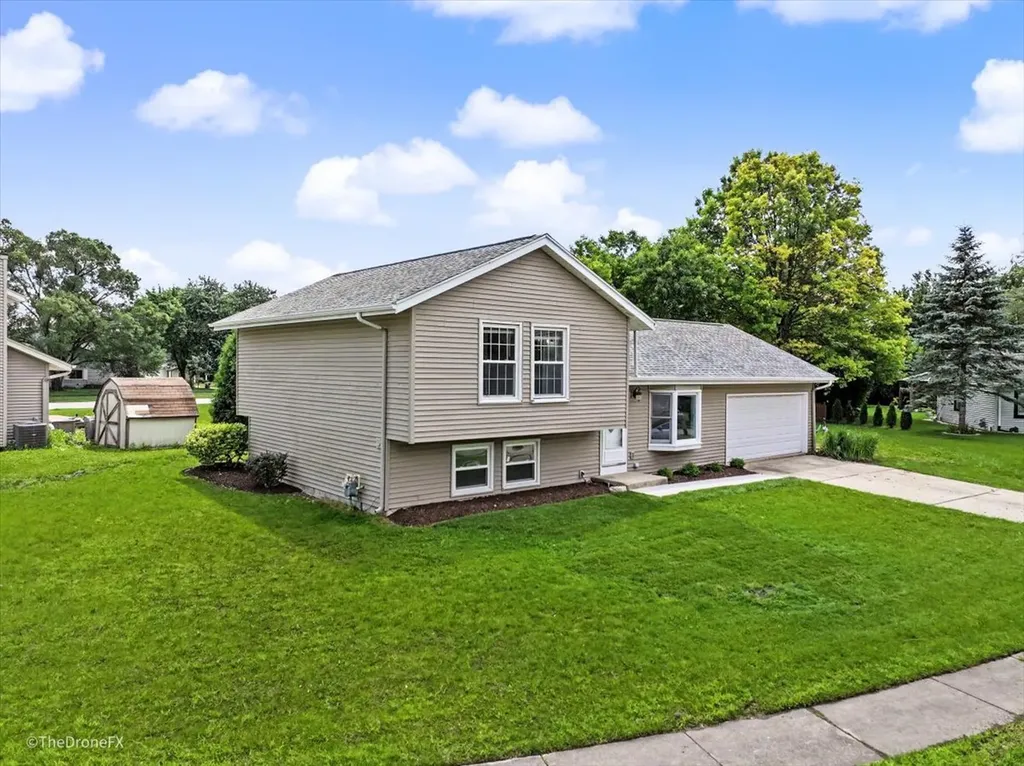 30w281 Heather Court Warrenville IL 60555