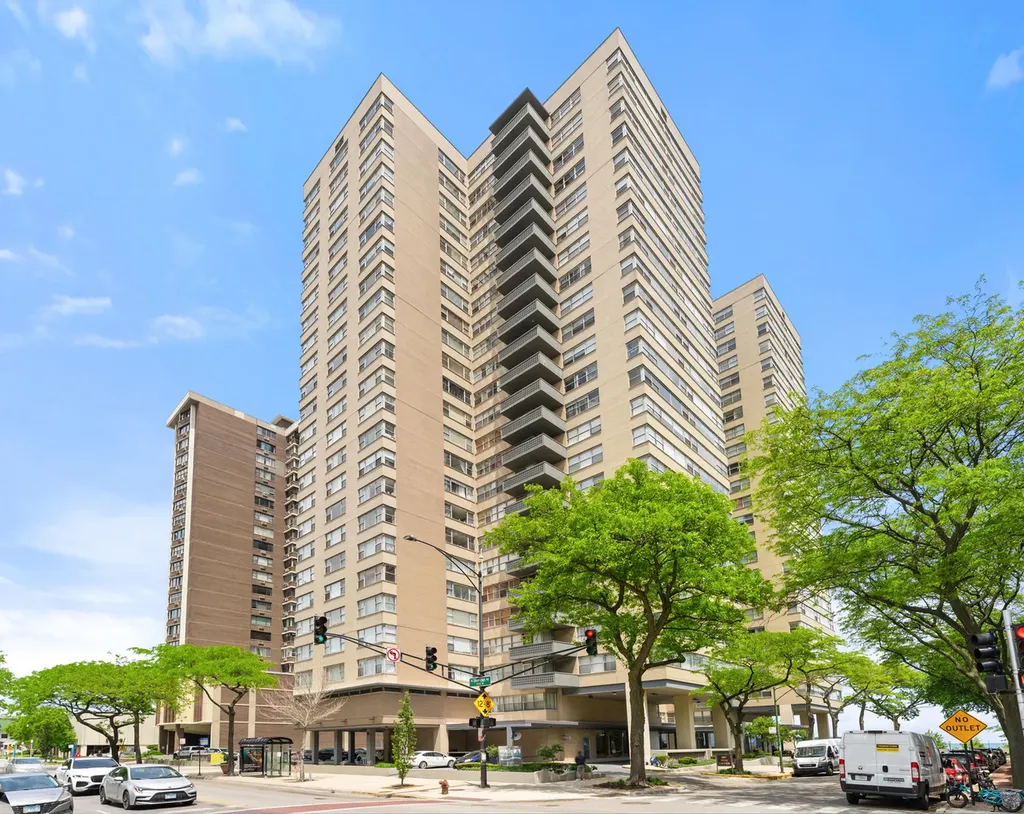 6301 North Sheridan Road Chicago IL 60660