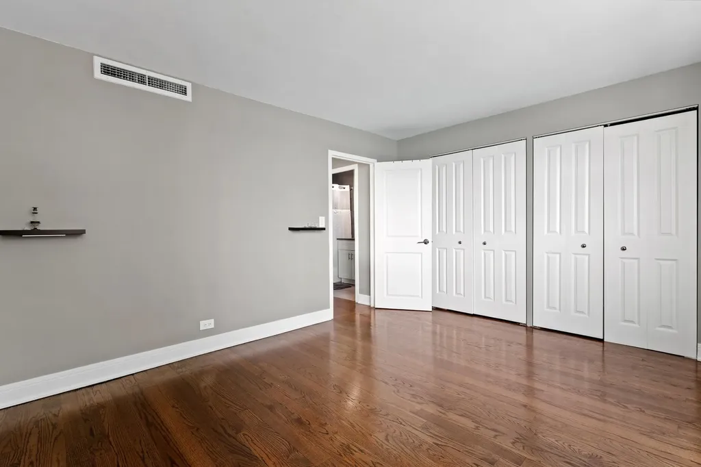 6301 North Sheridan Road Chicago IL 60660