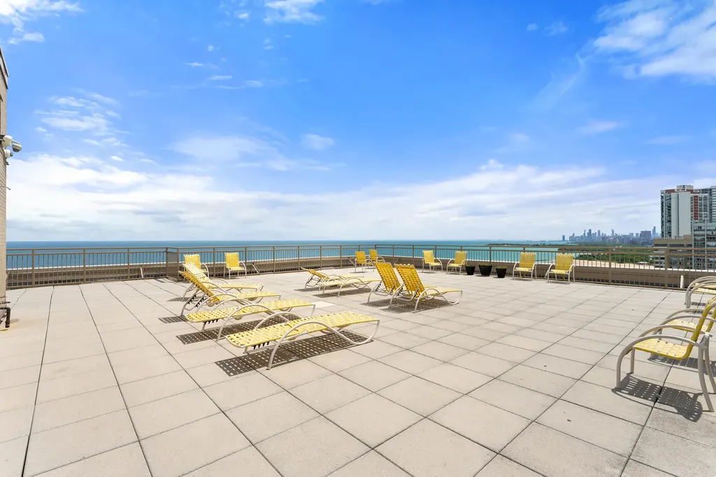 6301 North Sheridan Road Chicago IL 60660