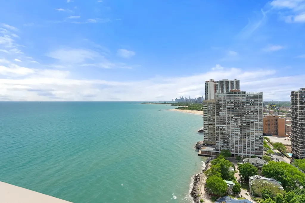 6301 North Sheridan Road Chicago IL 60660