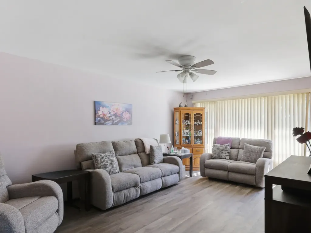 244 South Circle Drive Addison IL 60101