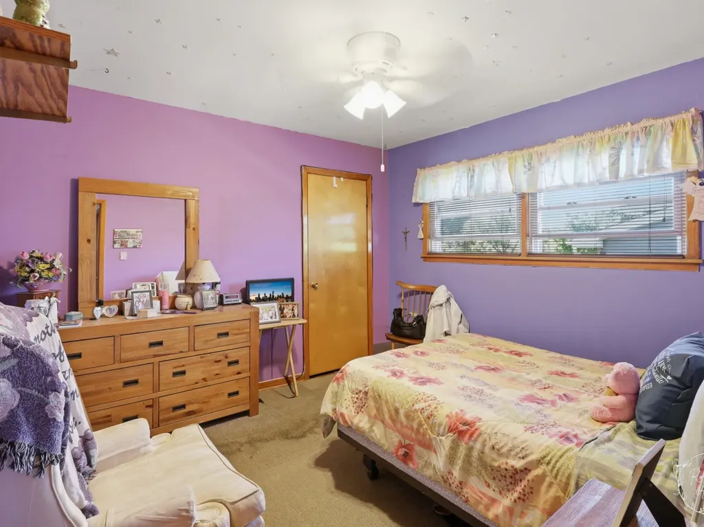 244 South Circle Drive Addison IL 60101