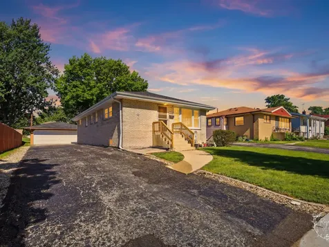 244 South Circle Drive Addison IL 60101