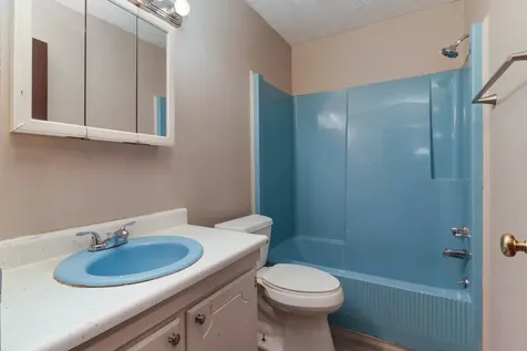 1528 North Hershey Road Bloomington IL 61704