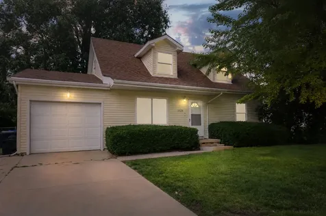 1528 North Hershey Road Bloomington IL 61704