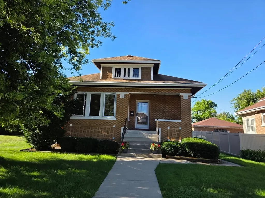 708 Mccarthy Road Lemont IL 60439