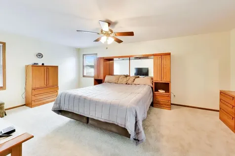 745 Newberry Drive Batavia IL 60510
