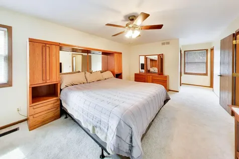 745 Newberry Drive Batavia IL 60510