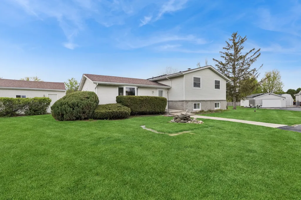 215 Tollview Terrace Gilberts IL 60136