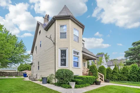 2134 Grove Avenue North Chicago IL 60064