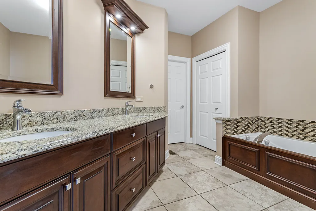 18106 Waterside Circle Orland Park IL 60467