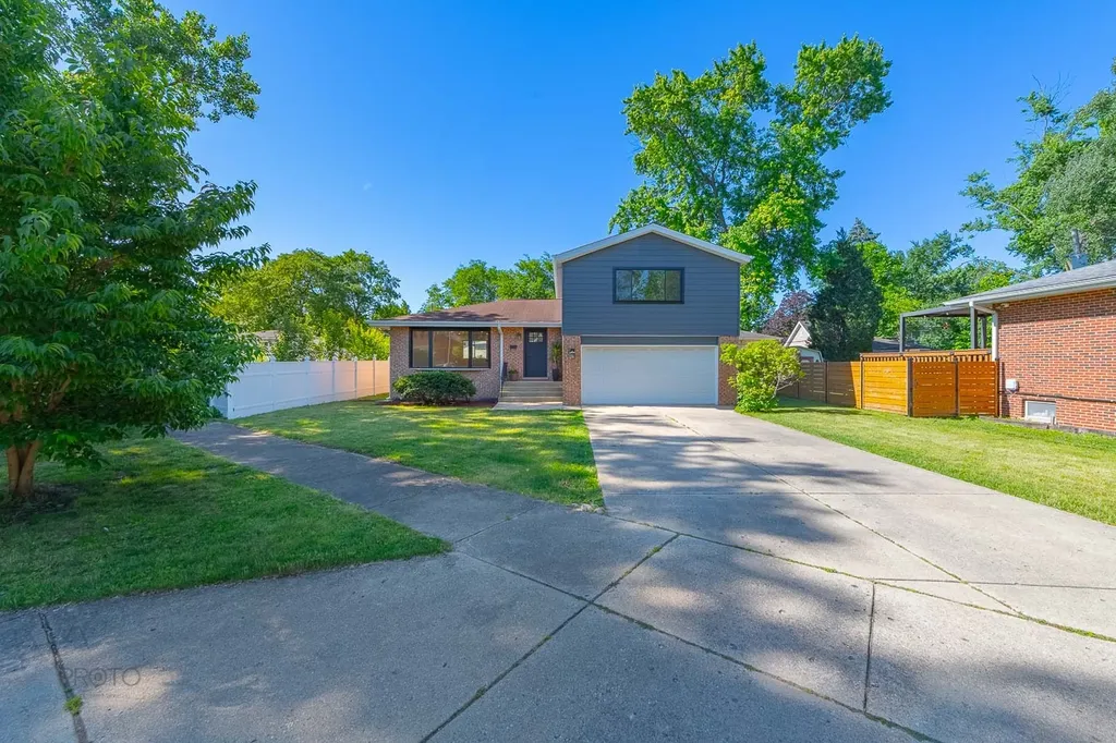 2405 Avondale Avenue Park Ridge IL 60068