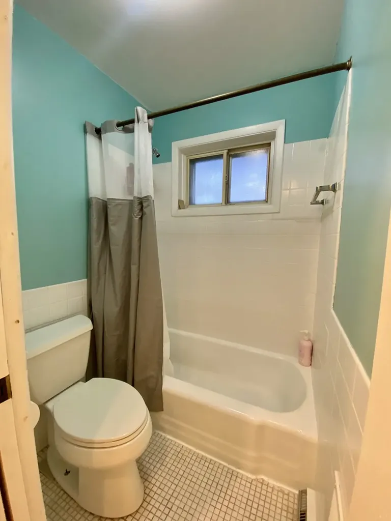 6359 North Ridge Avenue Chicago IL 60660