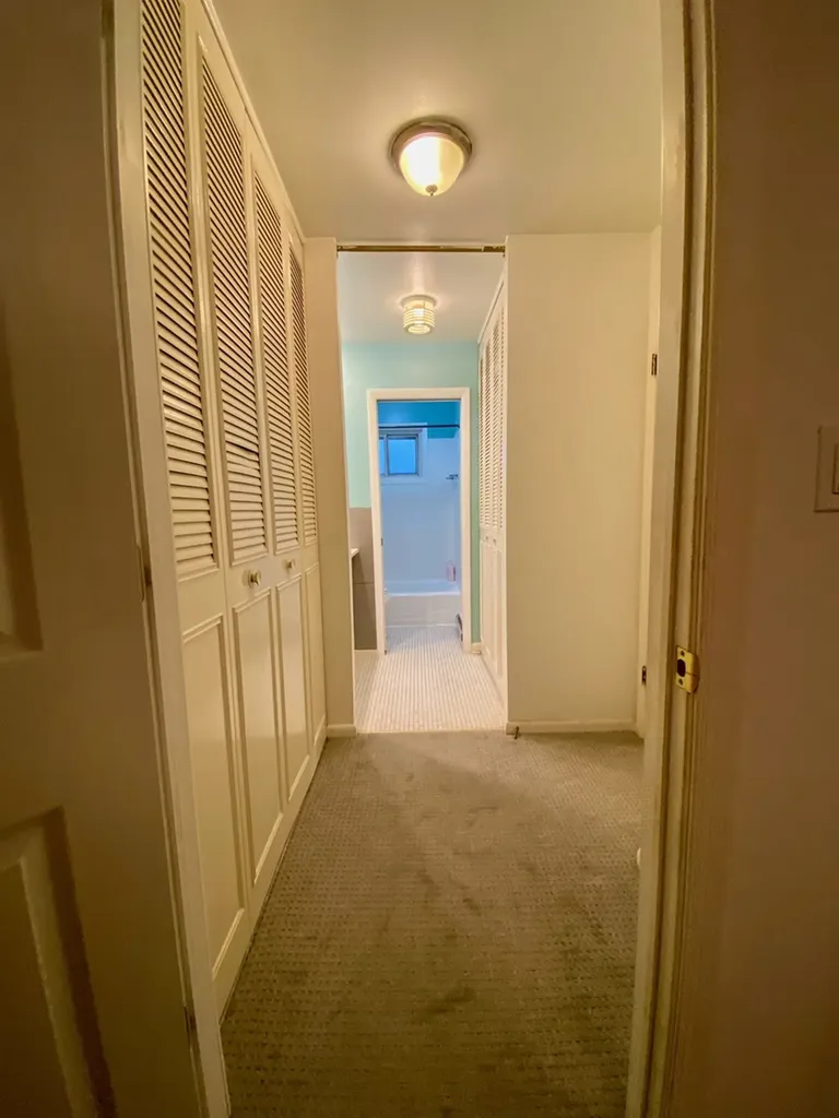 6359 North Ridge Avenue Chicago IL 60660