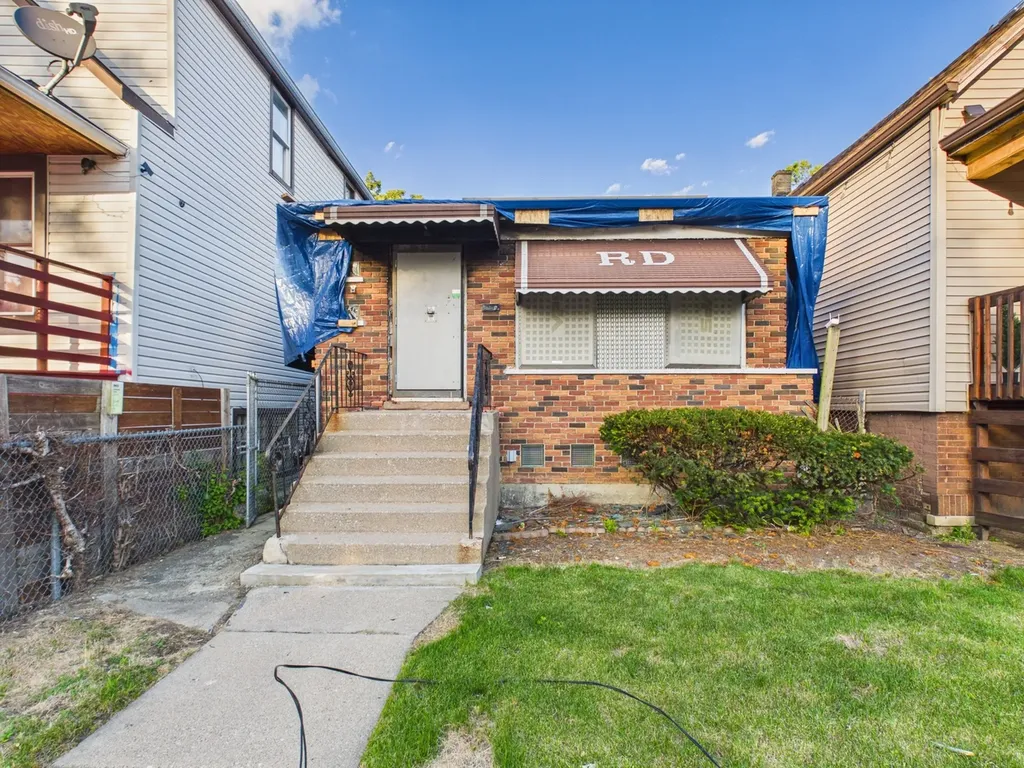 7123 South Honore Street Chicago IL 60636