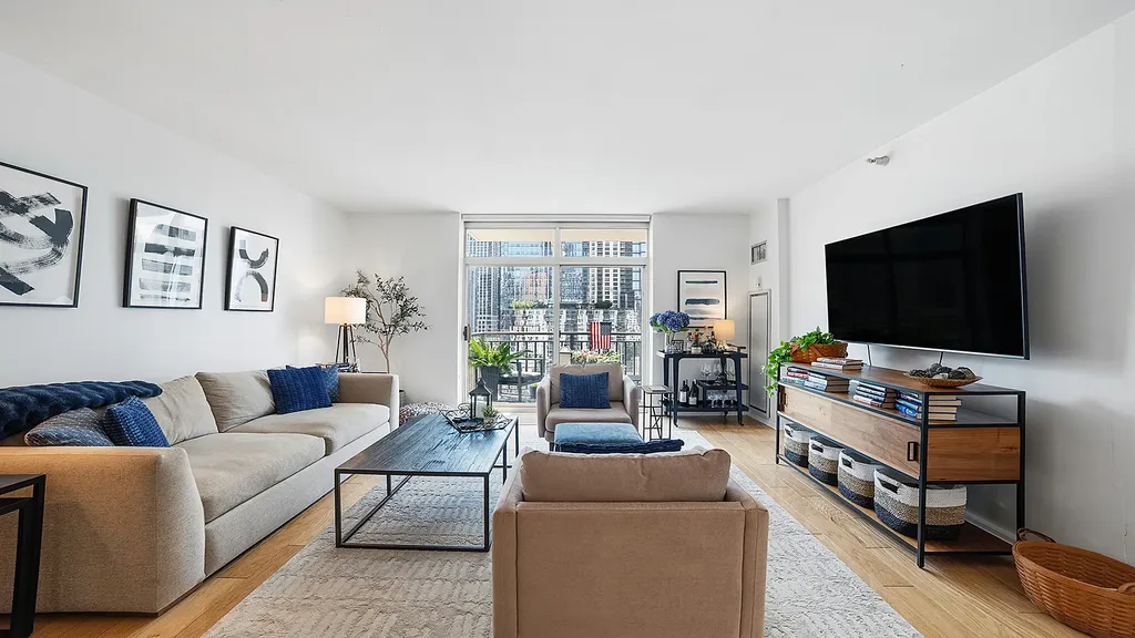 21 West Chestnut Street Chicago IL 60611