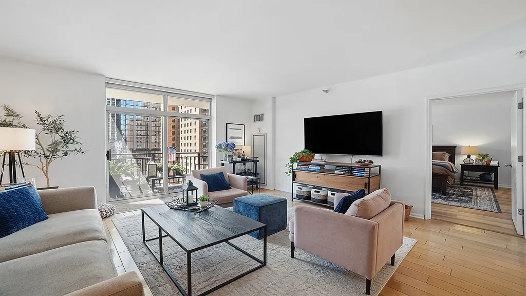 21 West Chestnut Street Chicago IL 60611