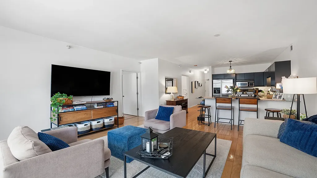 21 West Chestnut Street Chicago IL 60611