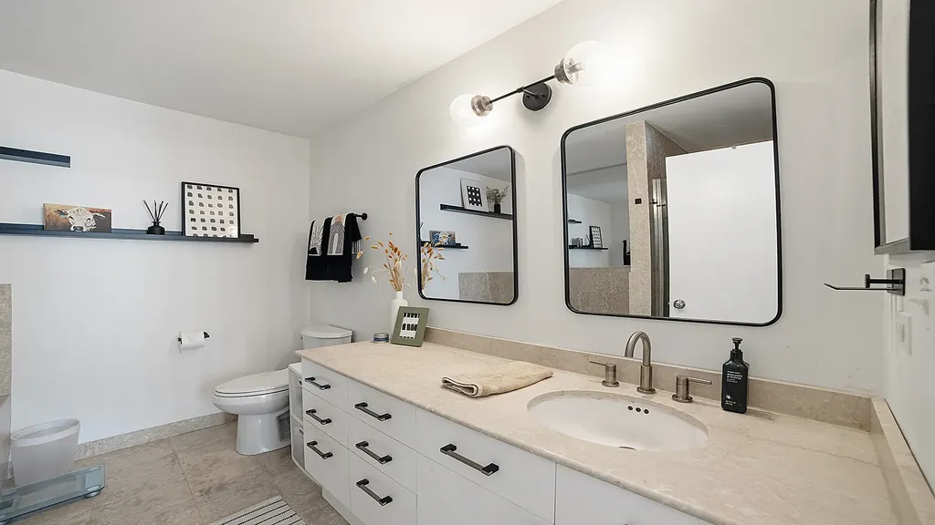 21 West Chestnut Street Chicago IL 60611