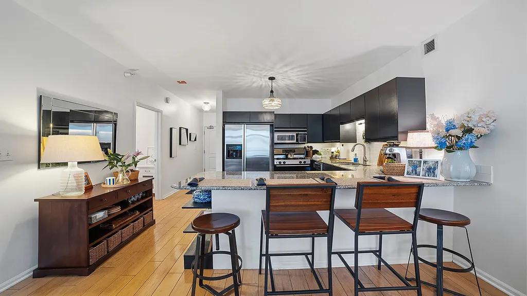 21 West Chestnut Street Chicago IL 60611
