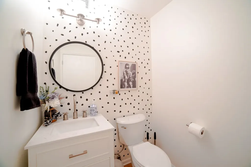21 West Chestnut Street Chicago IL 60611
