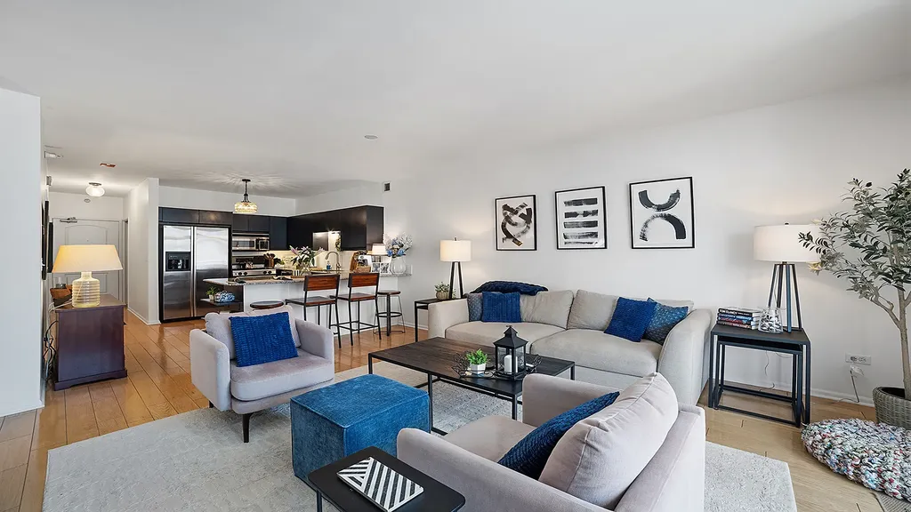 21 West Chestnut Street Chicago IL 60611