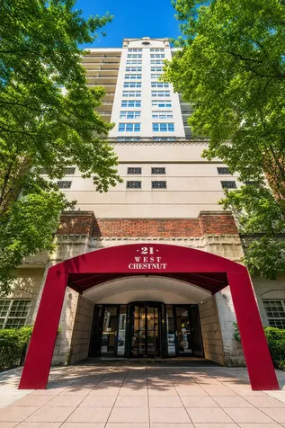 21 West Chestnut Street Chicago IL 60611
