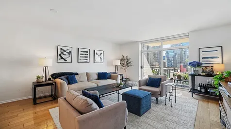 21 West Chestnut Street Chicago IL 60611