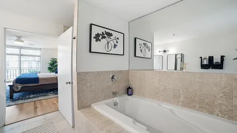 21 West Chestnut Street Chicago IL 60611