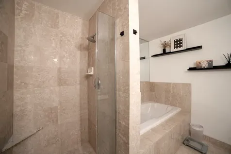 21 West Chestnut Street Chicago IL 60611