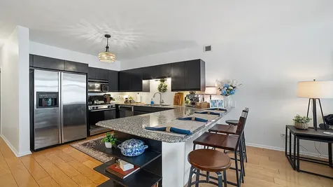 21 West Chestnut Street Chicago IL 60611