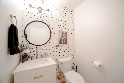 21 West Chestnut Street Chicago IL 60611