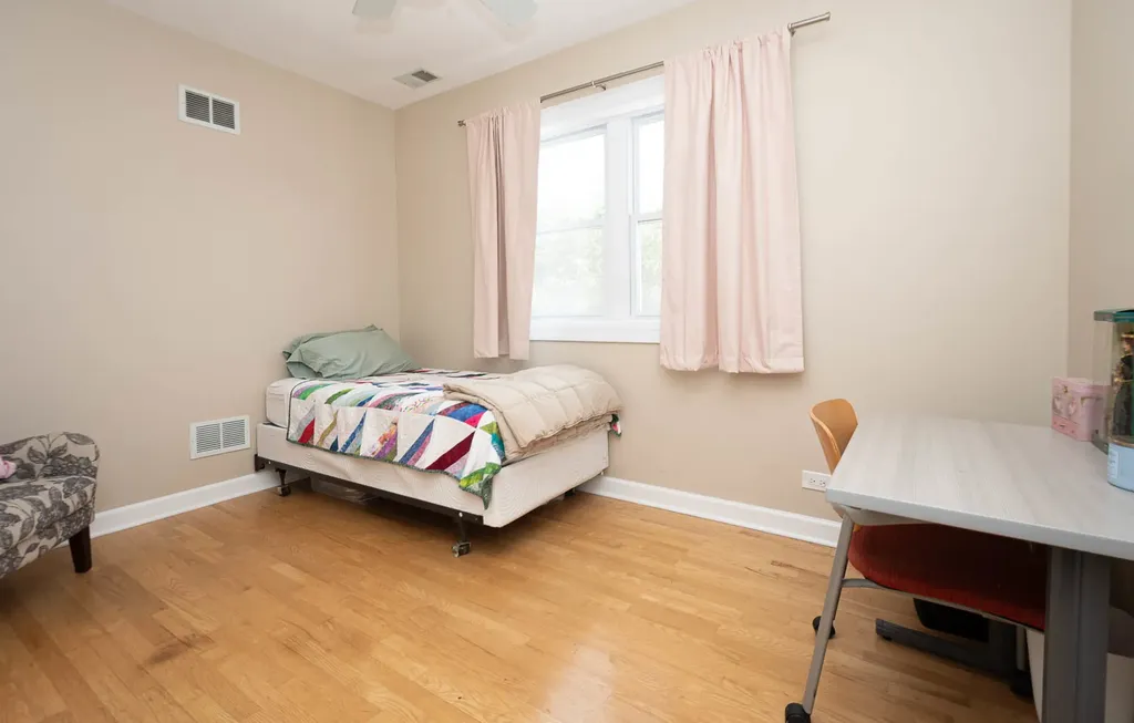 6051 North Mozart Street Chicago IL 60659