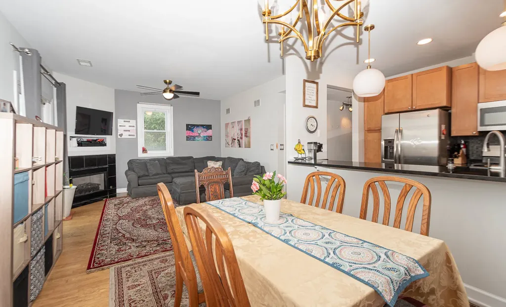 6051 North Mozart Street Chicago IL 60659