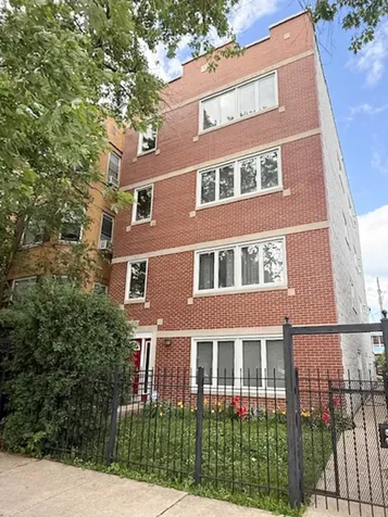 6051 North Mozart Street Chicago IL 60659