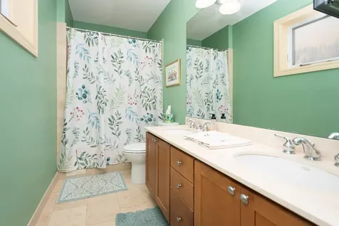 6051 North Mozart Street Chicago IL 60659