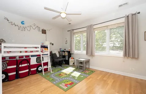 6051 North Mozart Street Chicago IL 60659