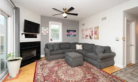 6051 North Mozart Street Chicago IL 60659