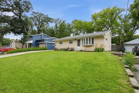 168 Sioux Avenue Carpentersville IL 60110