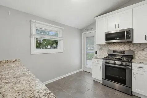 168 Sioux Avenue Carpentersville IL 60110
