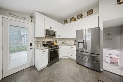 168 Sioux Avenue Carpentersville IL 60110
